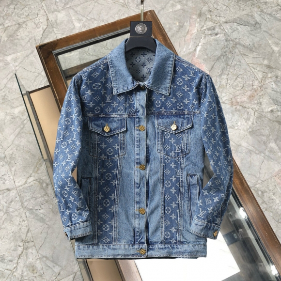 Coats & Jackets