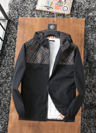 Hoodies & Sweatshirts