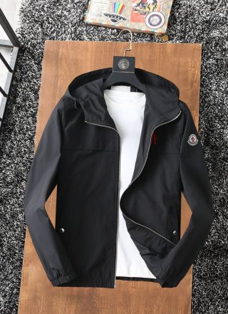 Hoodies & Sweatshirts