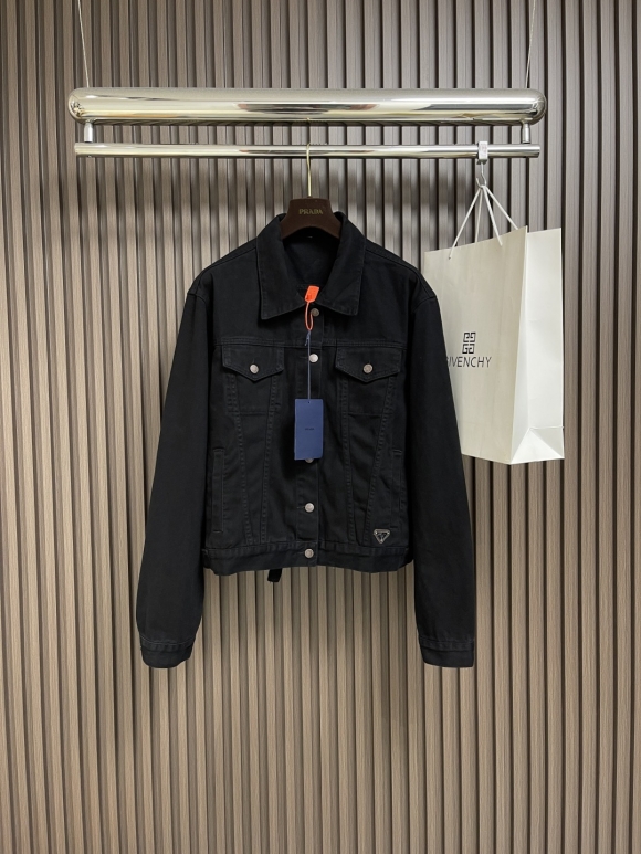 Coats & Jackets