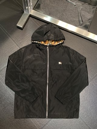 Hoodies & Sweatshirts