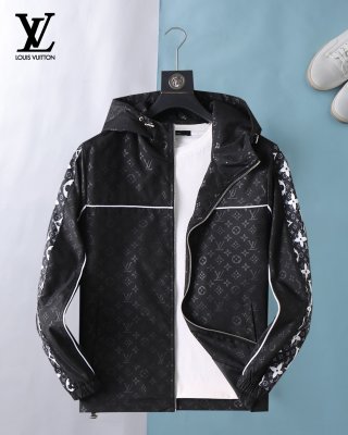 Hoodies & Sweatshirts