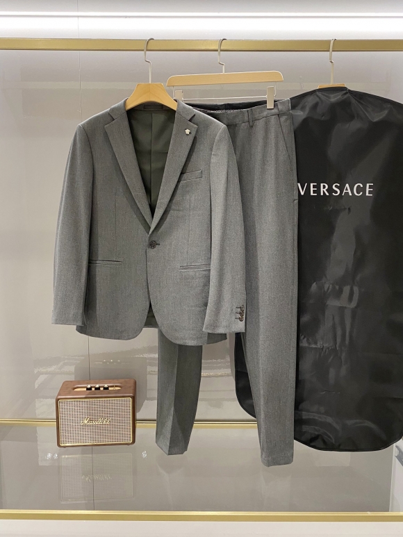 Suit
