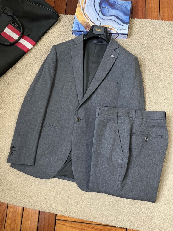 Suit