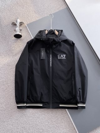 Hoodies & Sweatshirts