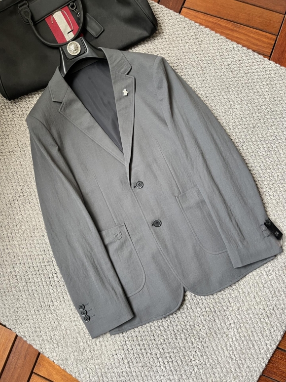 Suit