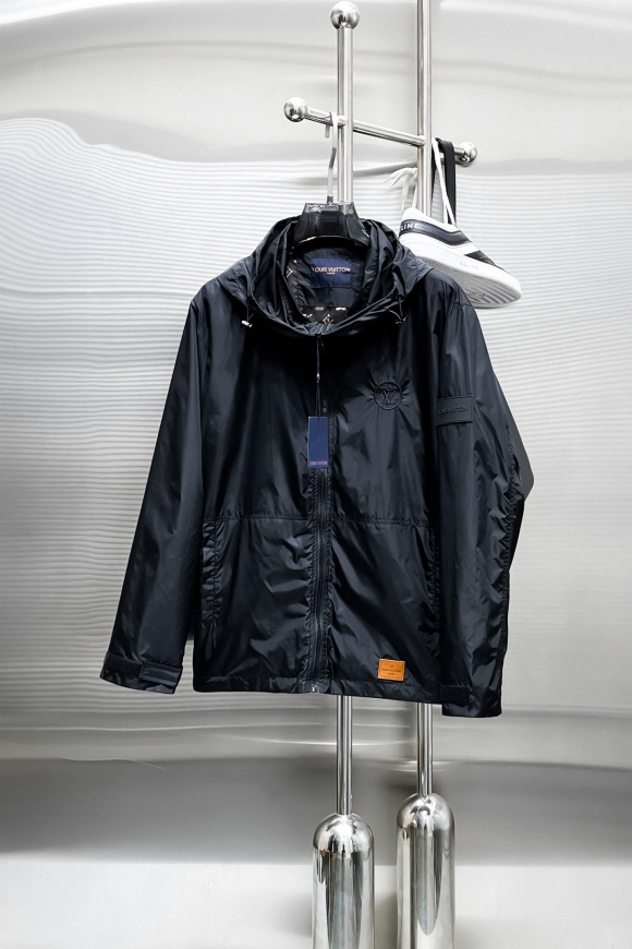 Coats & Jackets