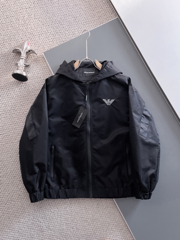 Hoodies & Sweatshirts