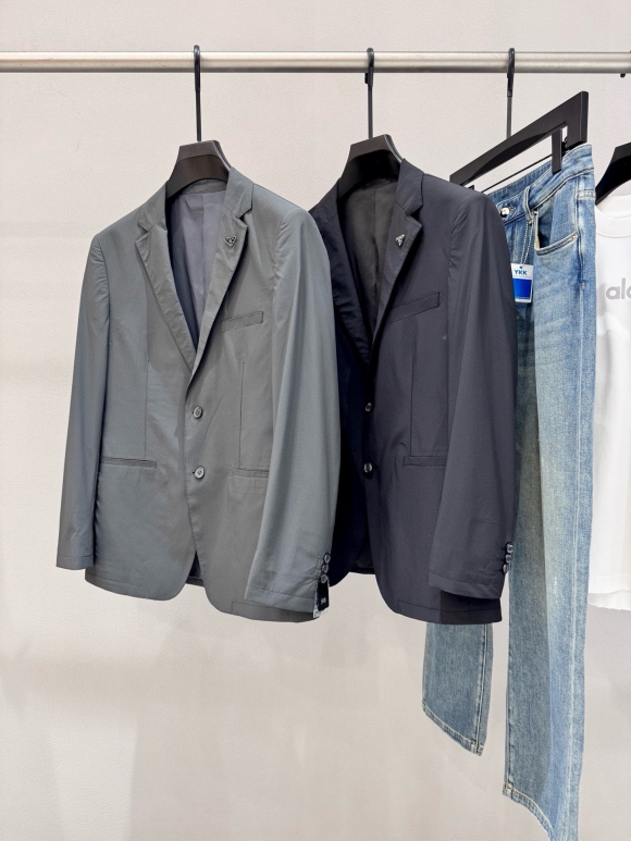 Suit