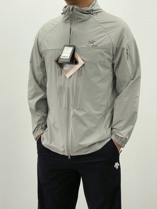 Hoodies & Sweatshirts