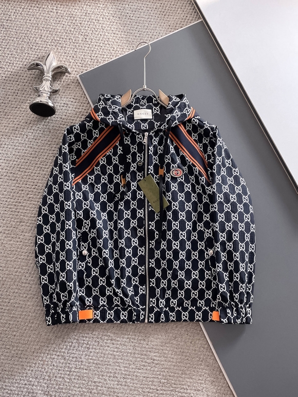 Hoodies & Sweatshirts