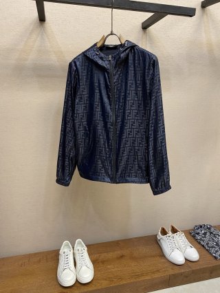 Hoodies & Sweatshirts