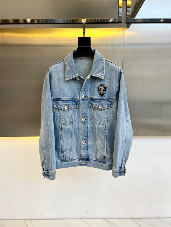 Coats & Jackets