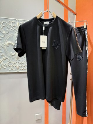 Leisure suit Leisure suit