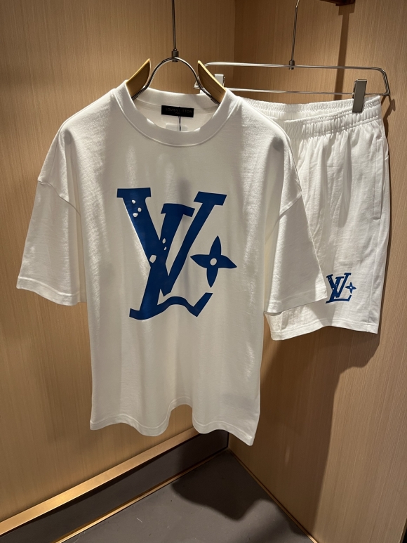 Leisure suit Leisure suit