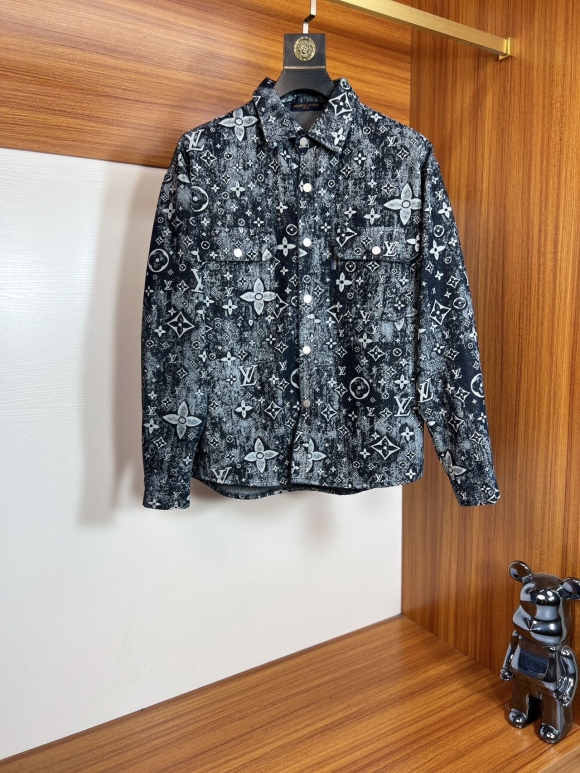 Coats & Jackets