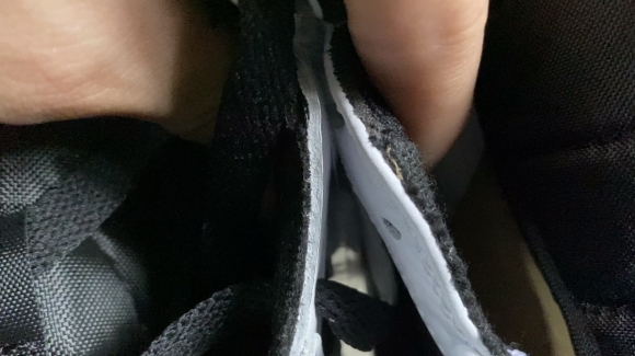 AirJordan1MidSHOES