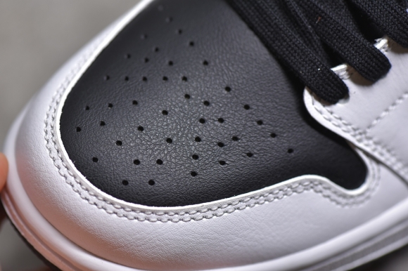 AirJordan1MidSHOES