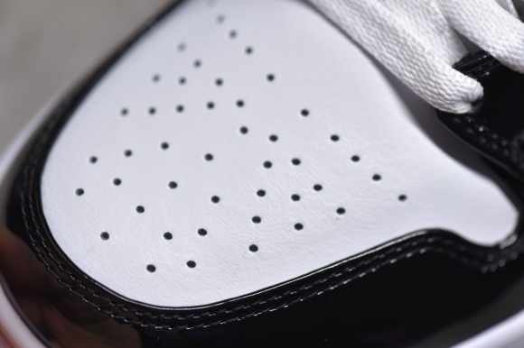 AirJordan1MidSHOES