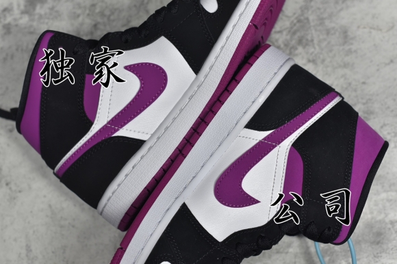 AirJordan1MidSHOES