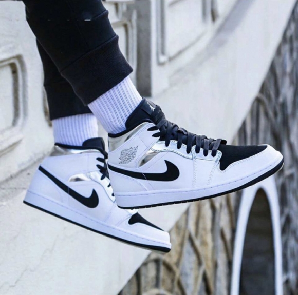 AirJordan1MidSHOES