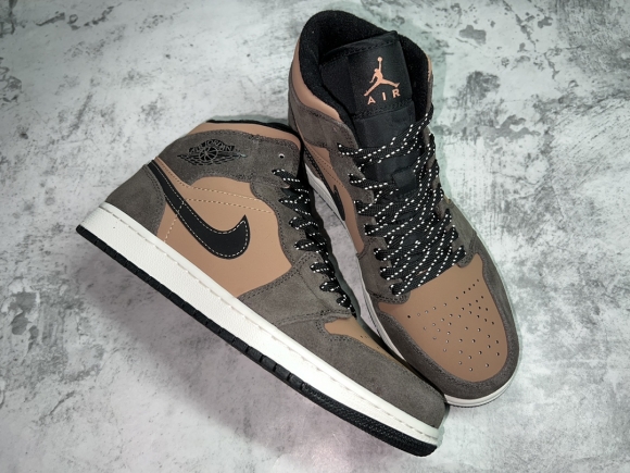 AirJordan1MidSHOES