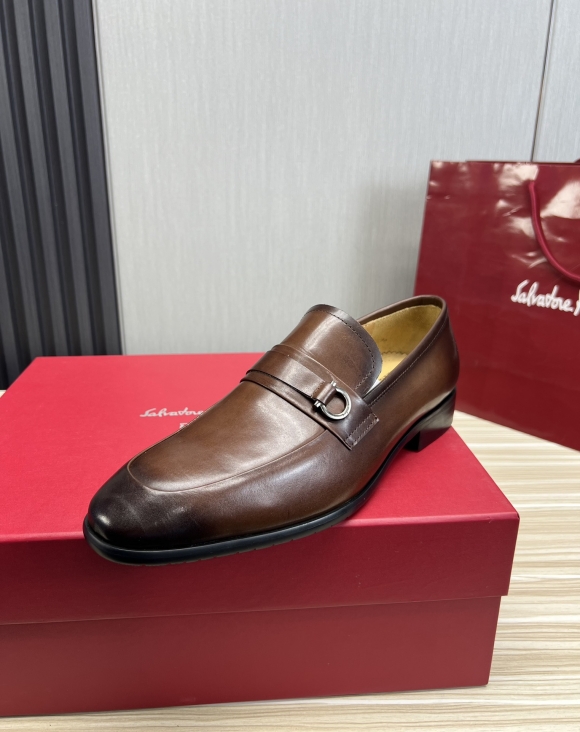 FerragamoSHOES