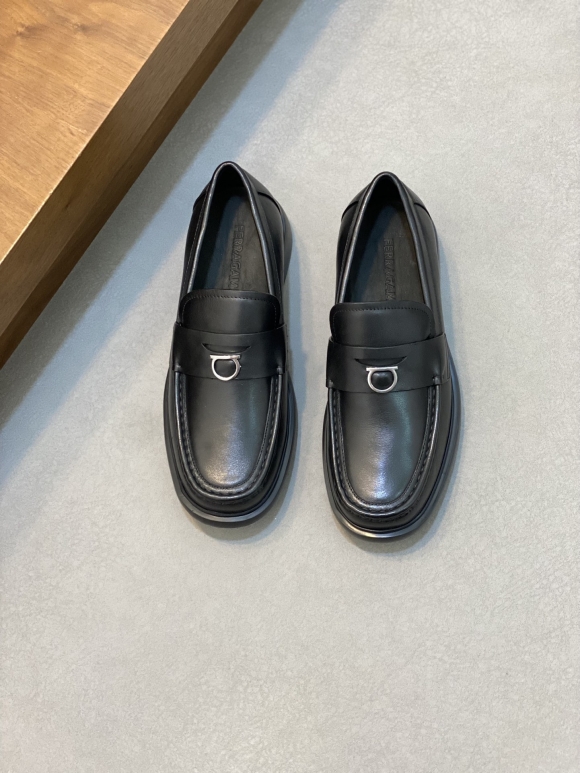FerragamoSHOES