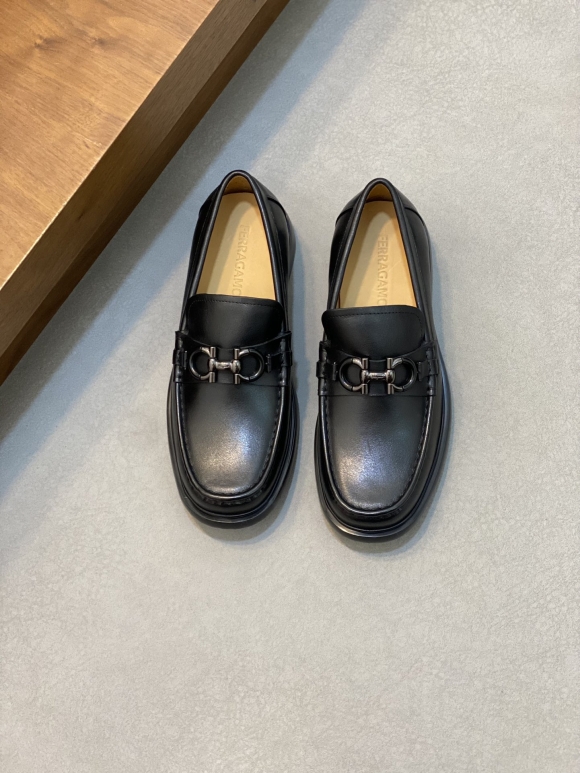 FerragamoSHOES
