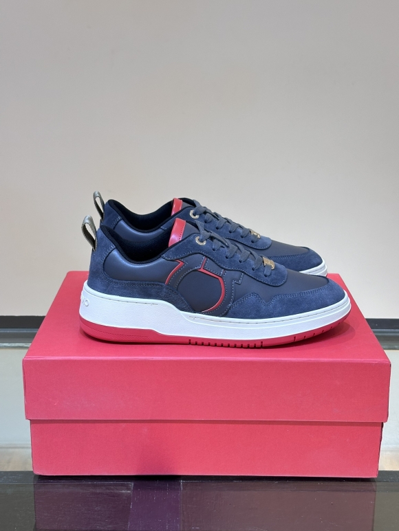 FerragamoSHOES