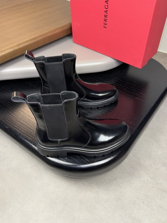 FerragamoSHOES