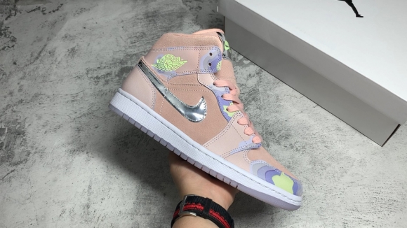 AirJordan1MidSHOES