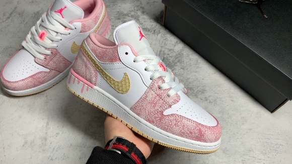 AirJordan1LowSHOES