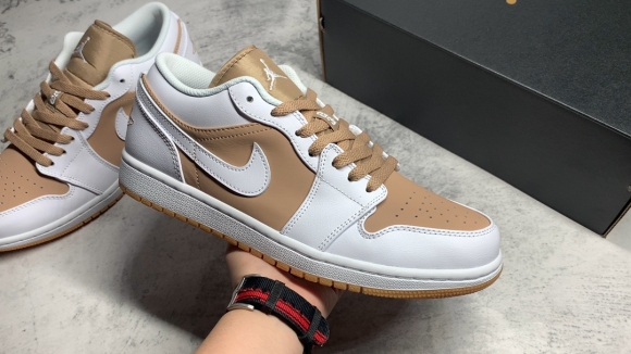 AirJordan1LowSHOES