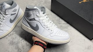 AirJordan1MidSHOES