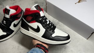 AirJordan1MidSHOES