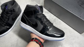 AirJordan1MidSHOES