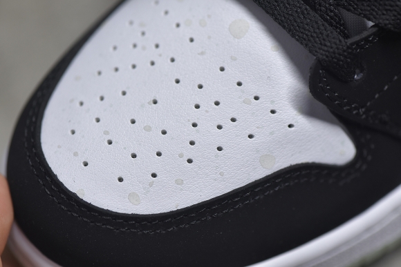 AirJordan1MidSHOES