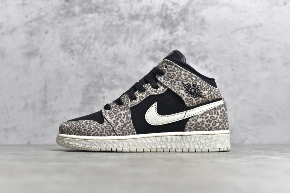 AirJordan1MidSHOES