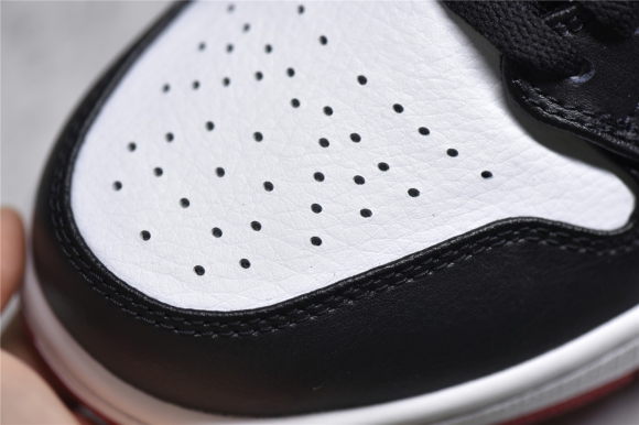 AirJordan1MidSHOES