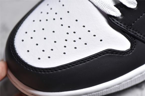 AirJordan1MidSHOES
