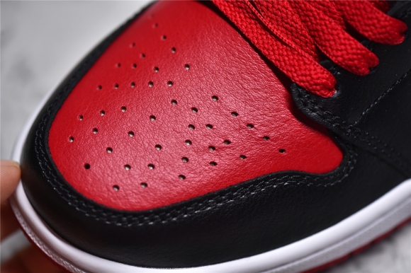 AirJordan1MidSHOES