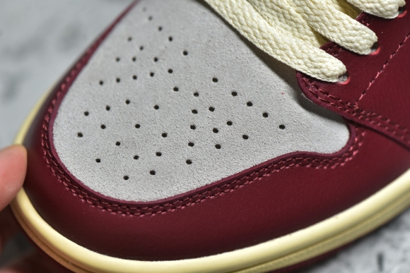 AirJordan1MidSHOES