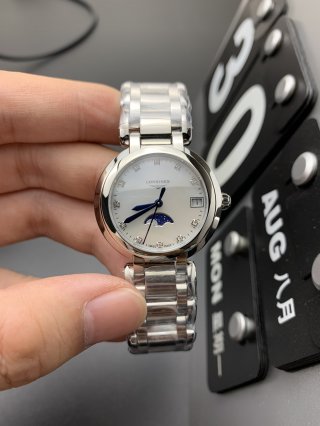 LONGINES