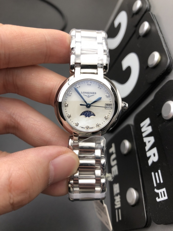 LONGINES