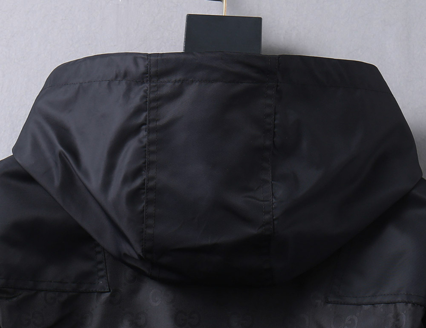 Hoodies & Sweatshirts