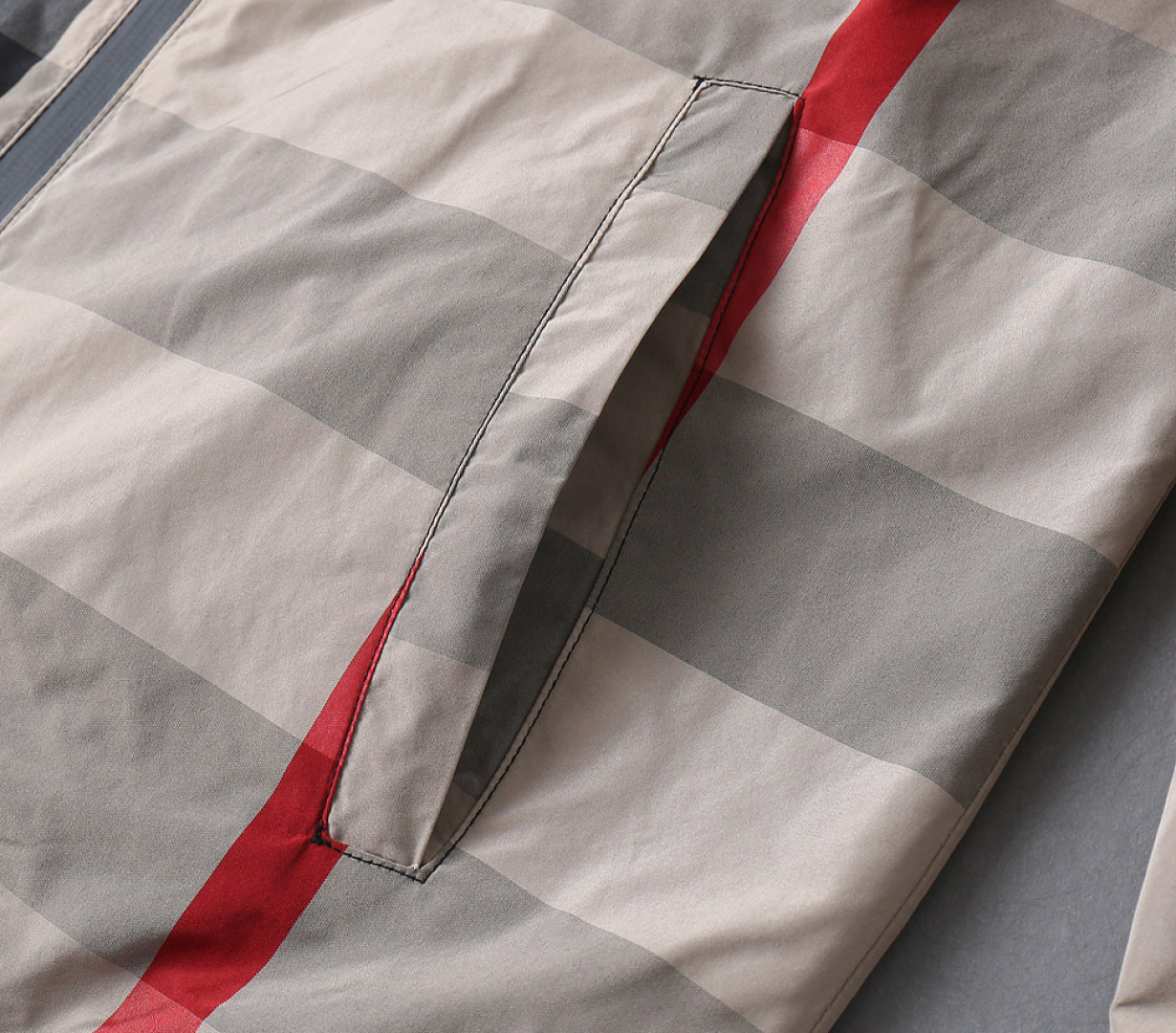 Hoodies & Sweatshirts