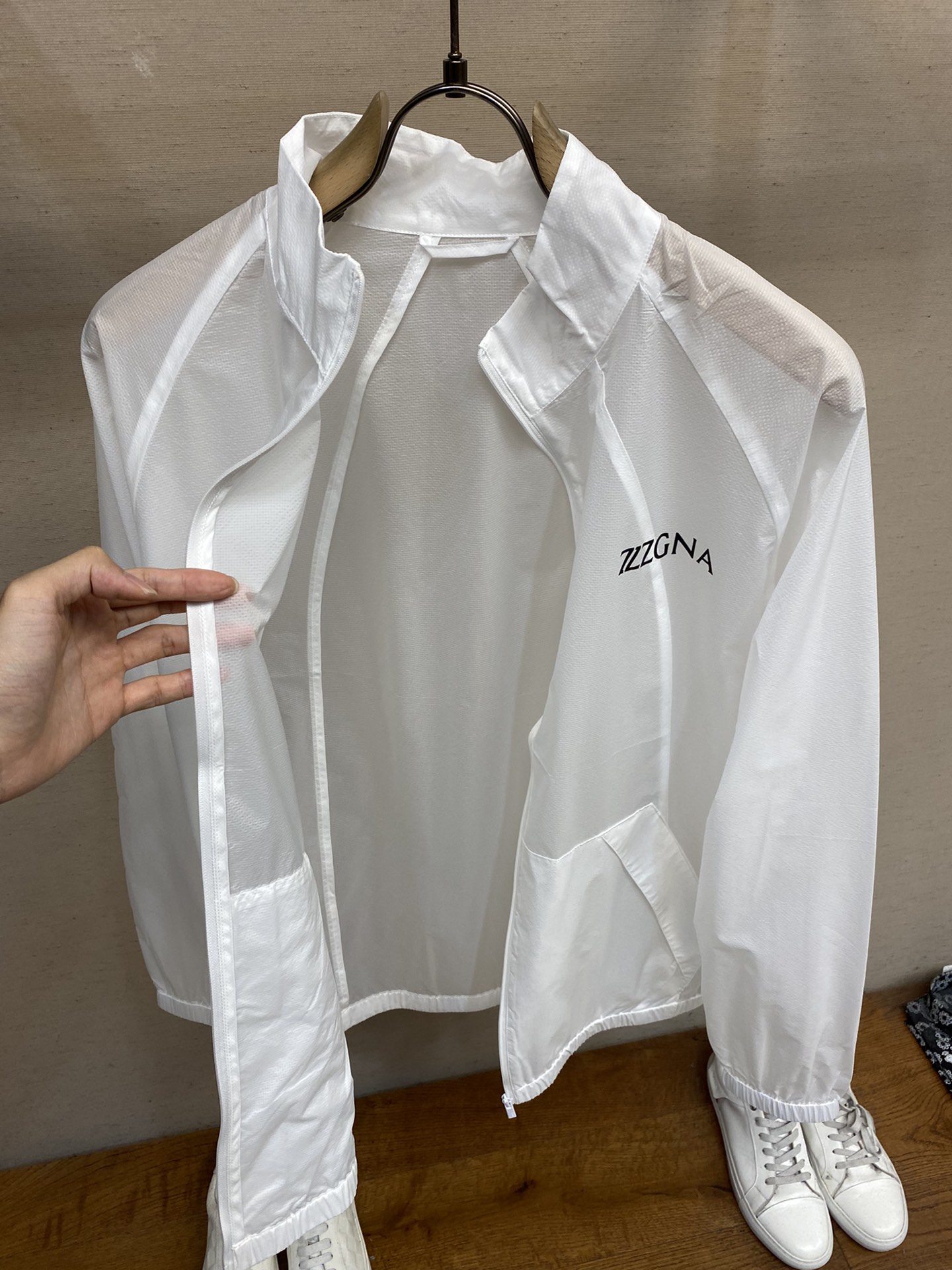 Hoodies & Sweatshirts