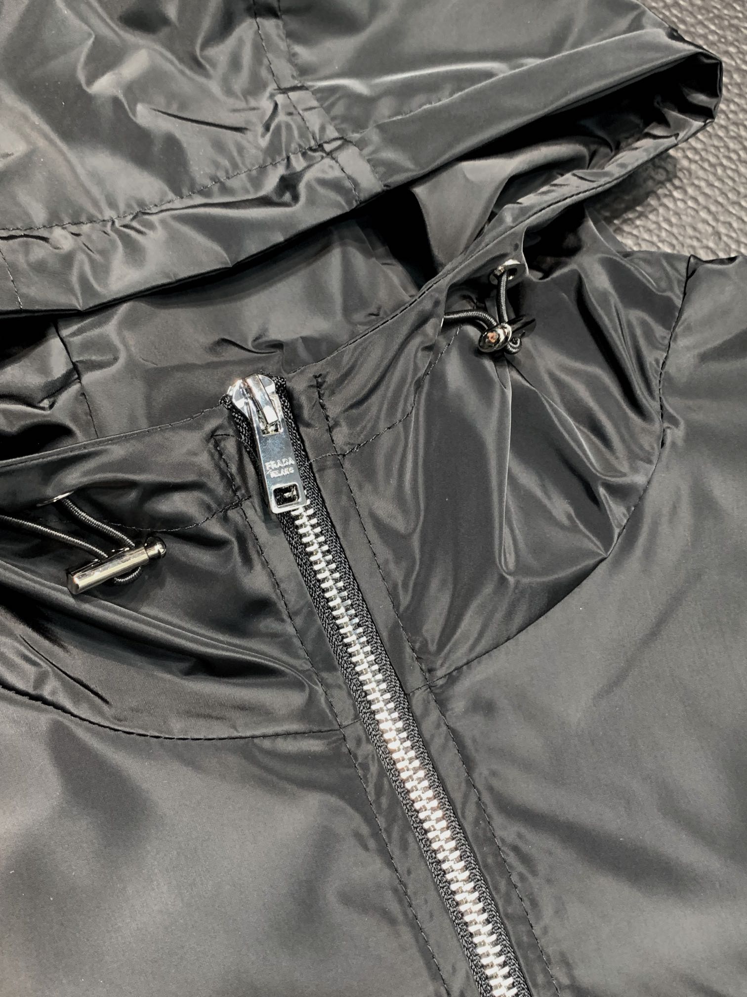 Hoodies & Sweatshirts