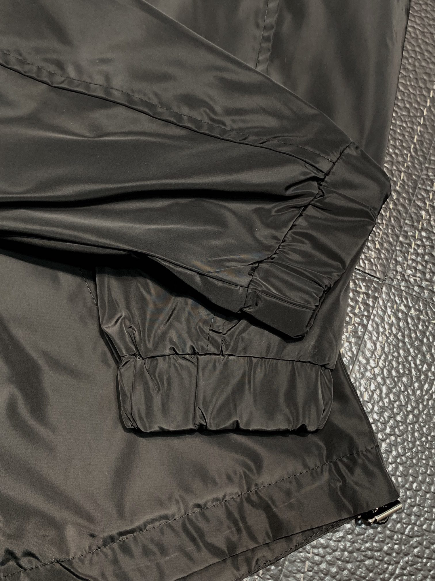 Hoodies & Sweatshirts